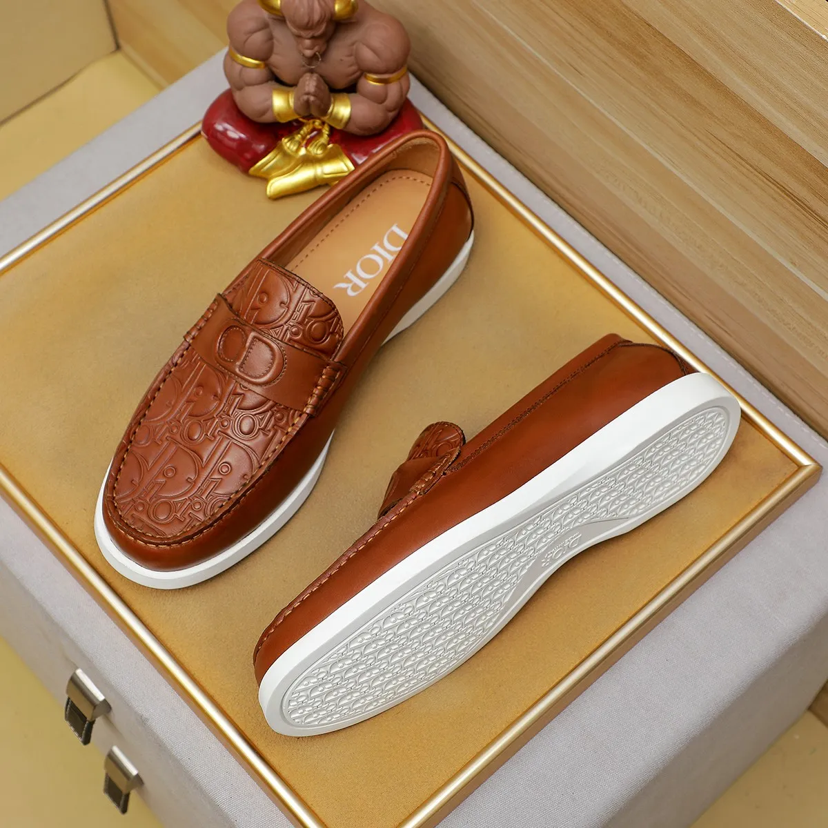 Men's clothing and shoes 💰460 💰🔥[Dior] High-end top-notch 🔝 purchasing agent 🔍🔍The latest 🇺🇸 counters are on sale simultaneously, original Italian brand · brand totem cloth sewn with brand cloth label · paired with calfskin · (high-end, nobility and class) exquisite workmanship (cow Leather lining) Sole: Original two-color sole ⚠️outsole specially provided by the original factory. Comfortable, wear-resistant, non-slip, real-life photoshoot🎬The real thing is more beautiful🔍Color: Color optional💕💕Number of yards: 39-44 (customized at 38.45.46)...
